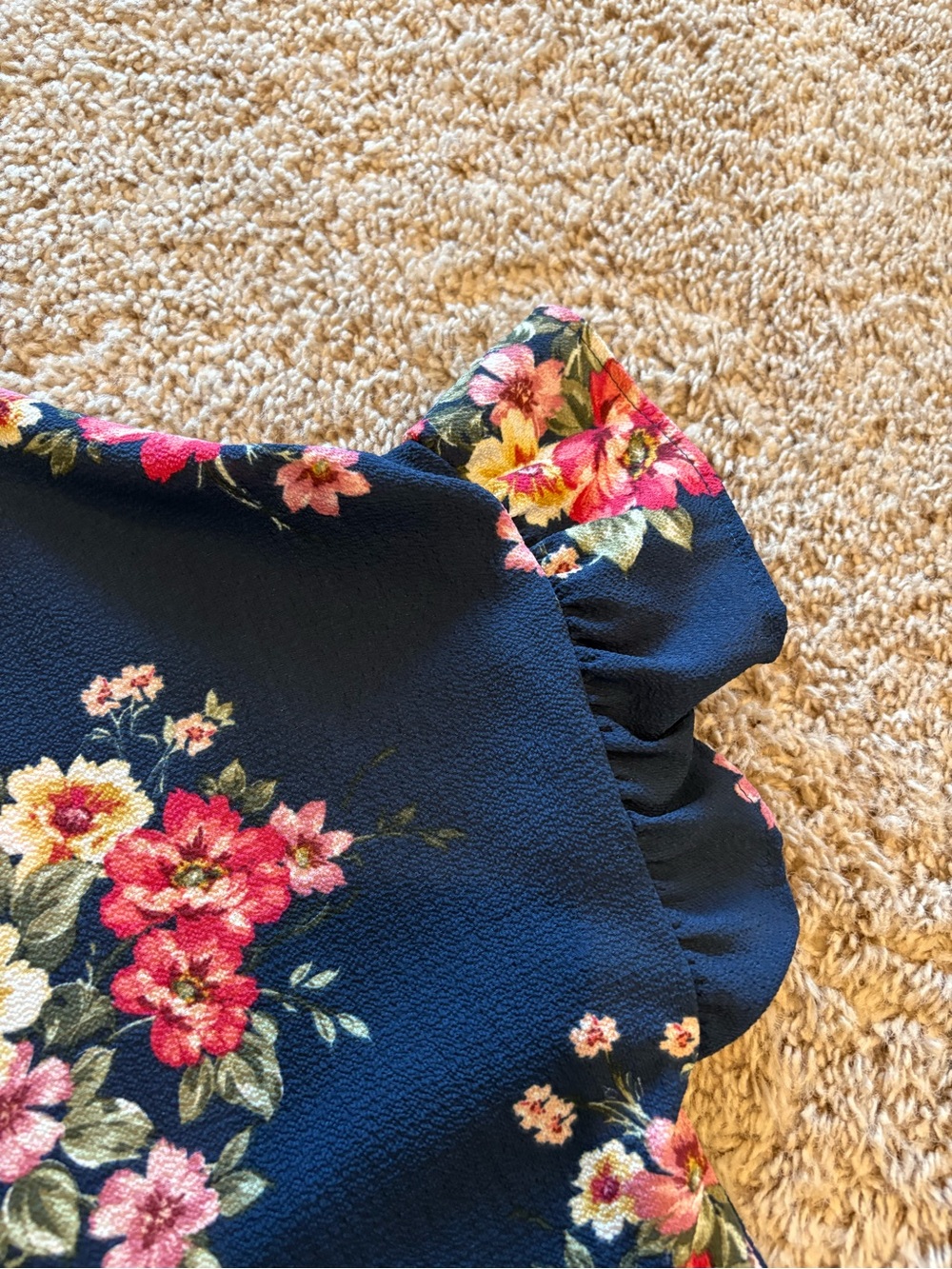 Floral Ruffle Sleeve Top - Picture 9 of 9